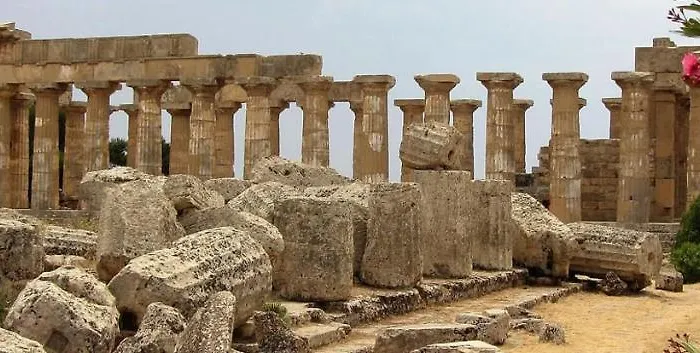 לינה וארוחת בוקר Il Terrazzo Dei Templi מרינלה דו סלינונטה